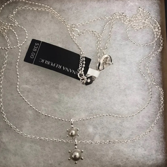 Banana Republic Delicate Pearl Layer Necklace - Picture 2 of 5